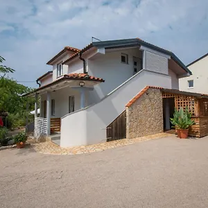 Milena Apartmán Pinezići